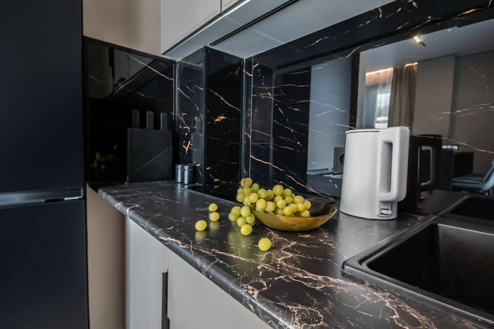 Апартаменты семейные с летним бассейном в ЖК Даймонд