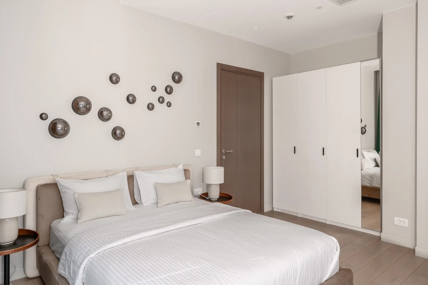 Апартаменты Апарт с Угловой Спальней с Панорамной Ванной