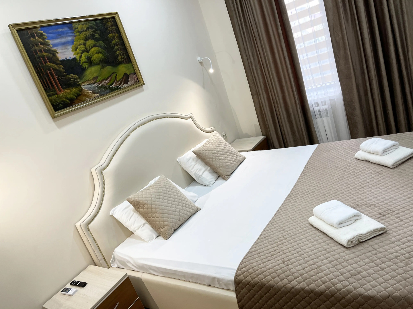 Отель Академия