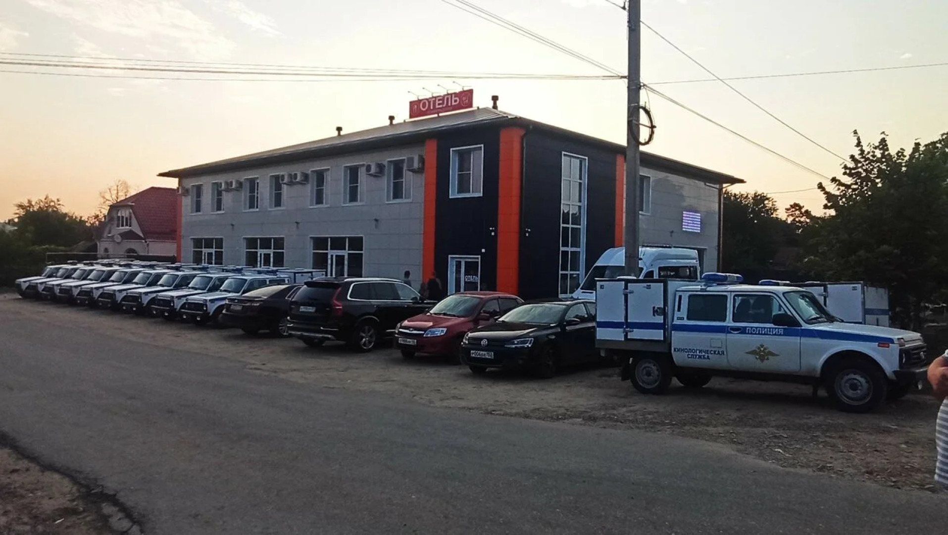 Отель  Ленинградская