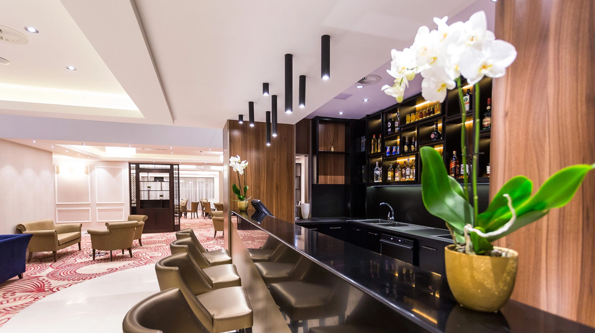 Отель Outlet Polgár