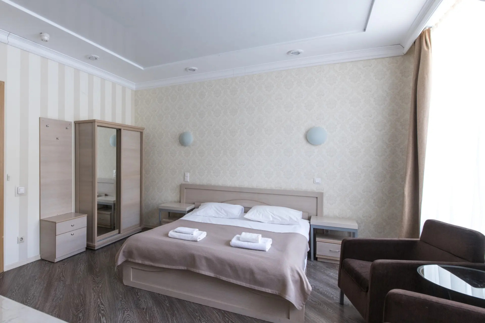 Грандора Невский 44