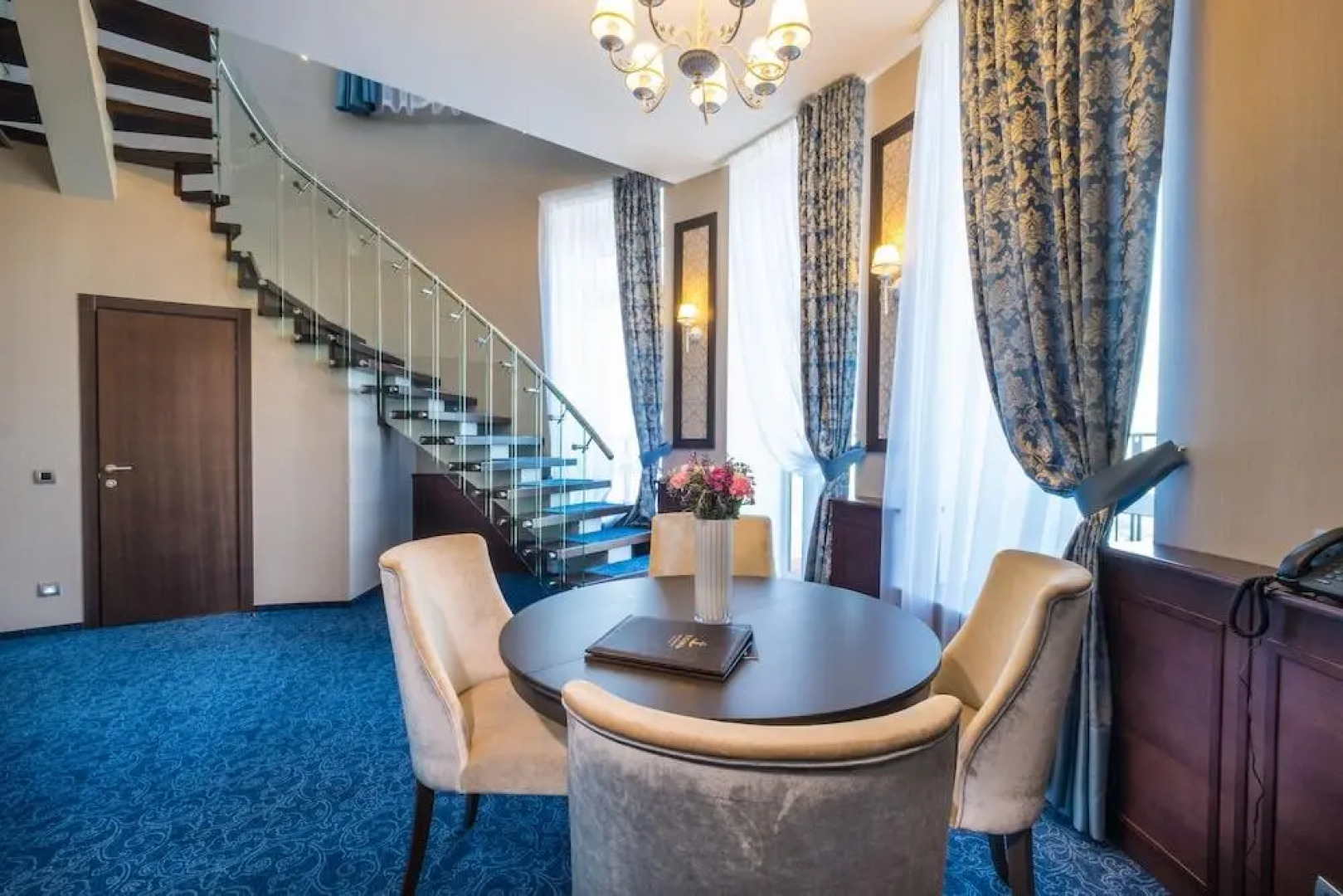 Отель Томь Ривер Плаза