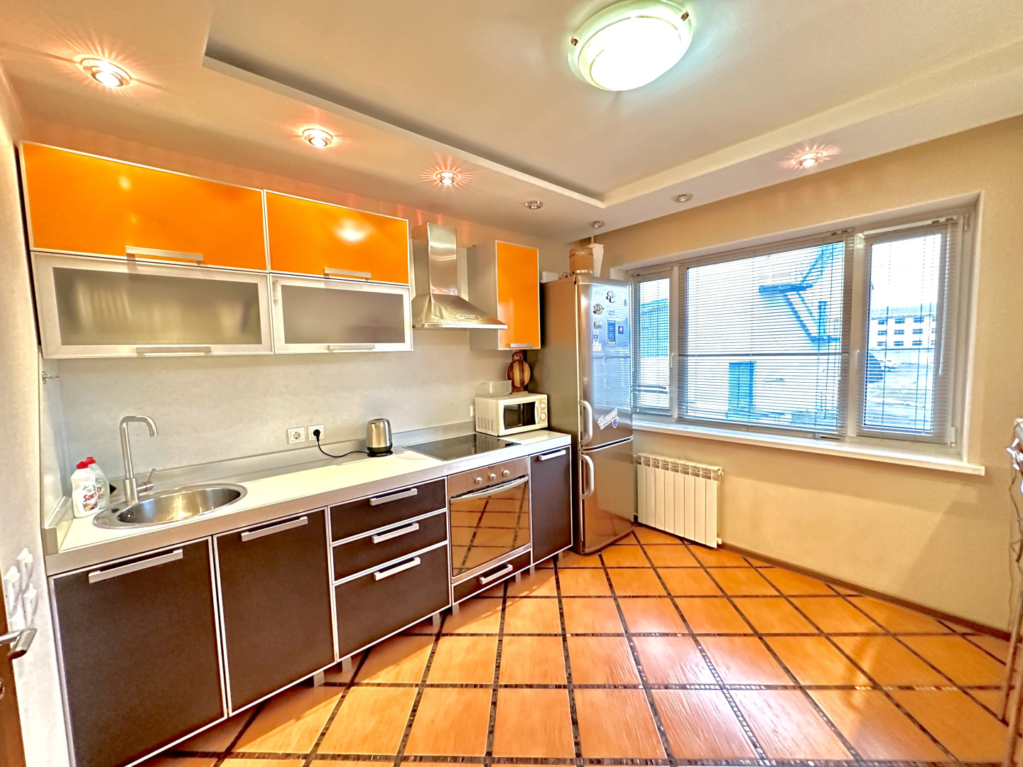 Квартира Светлая 2-комнатная: рядом гостиница Воркута и Центральная площадь