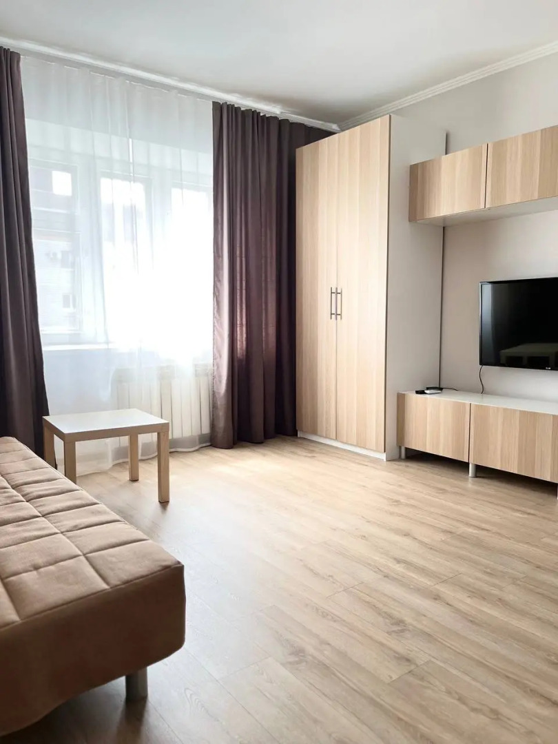 Квартира 1-комнатная 42 м², 8/9 этаж