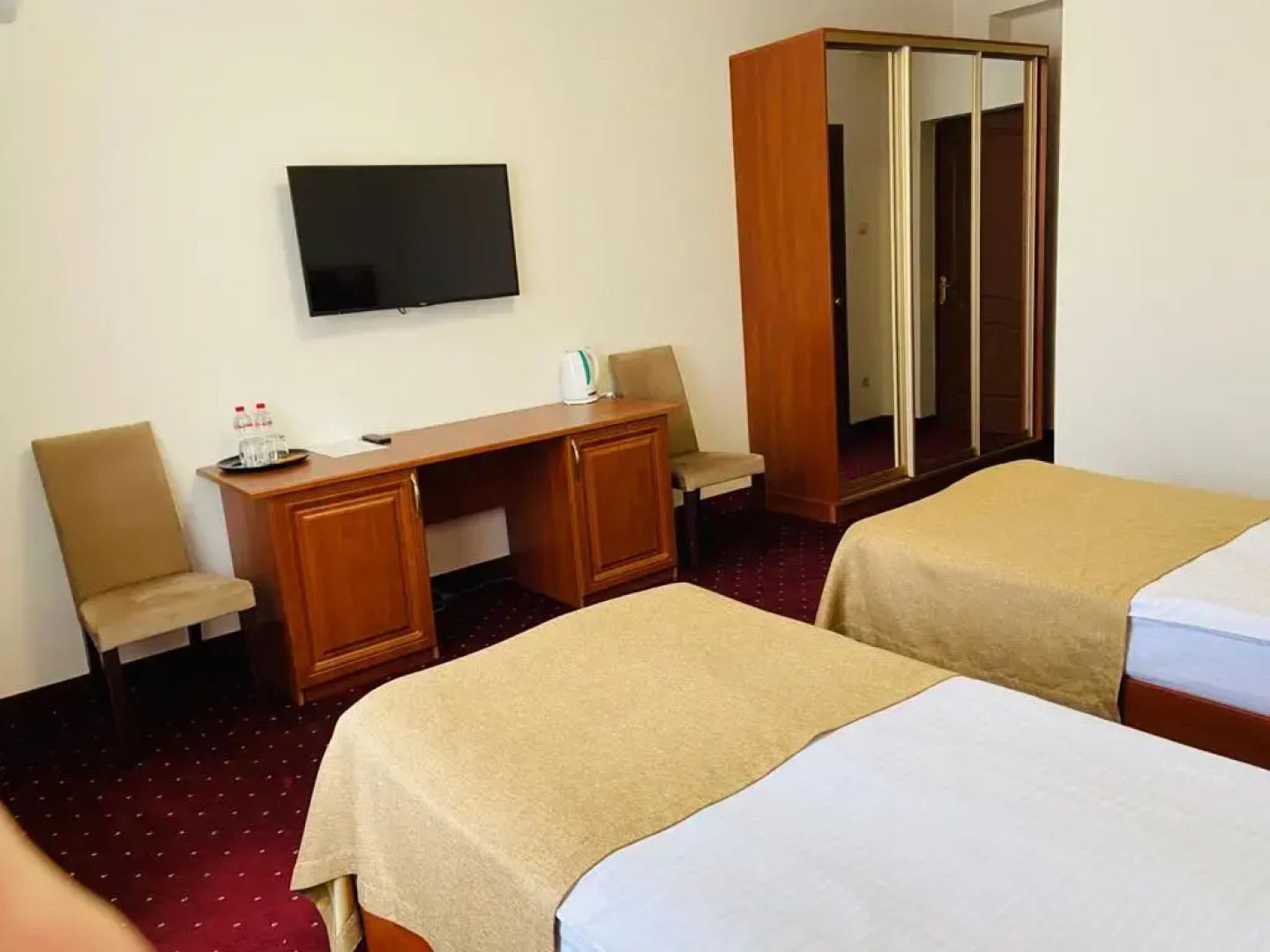 Отель Корона