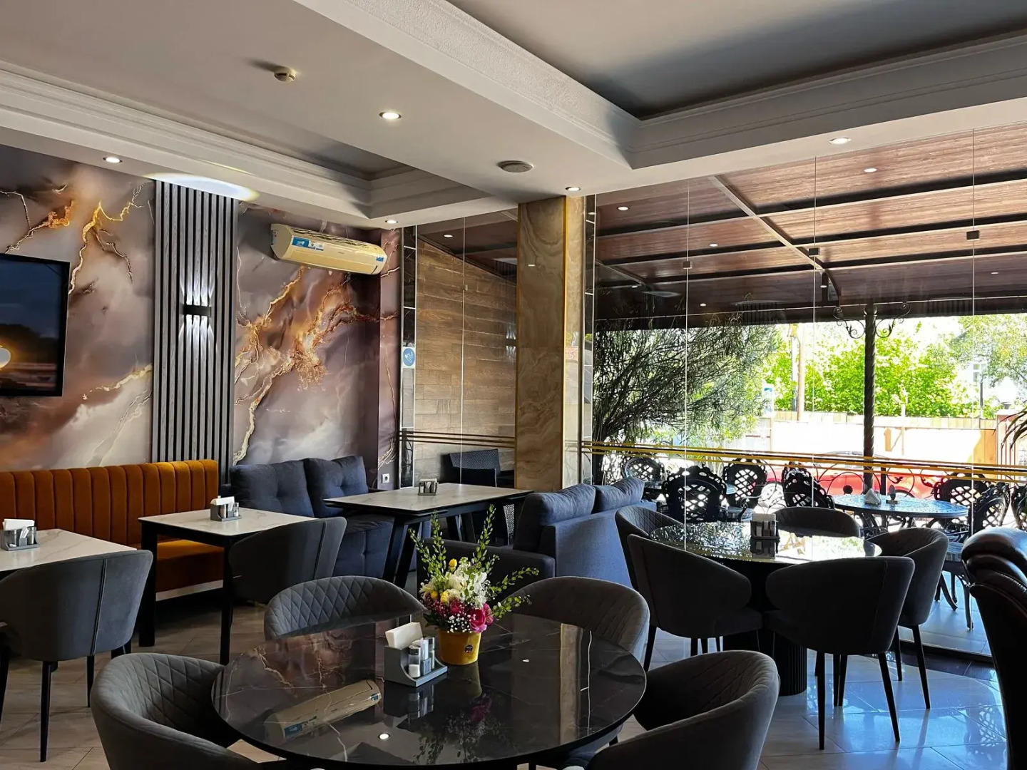 Отель Марианна