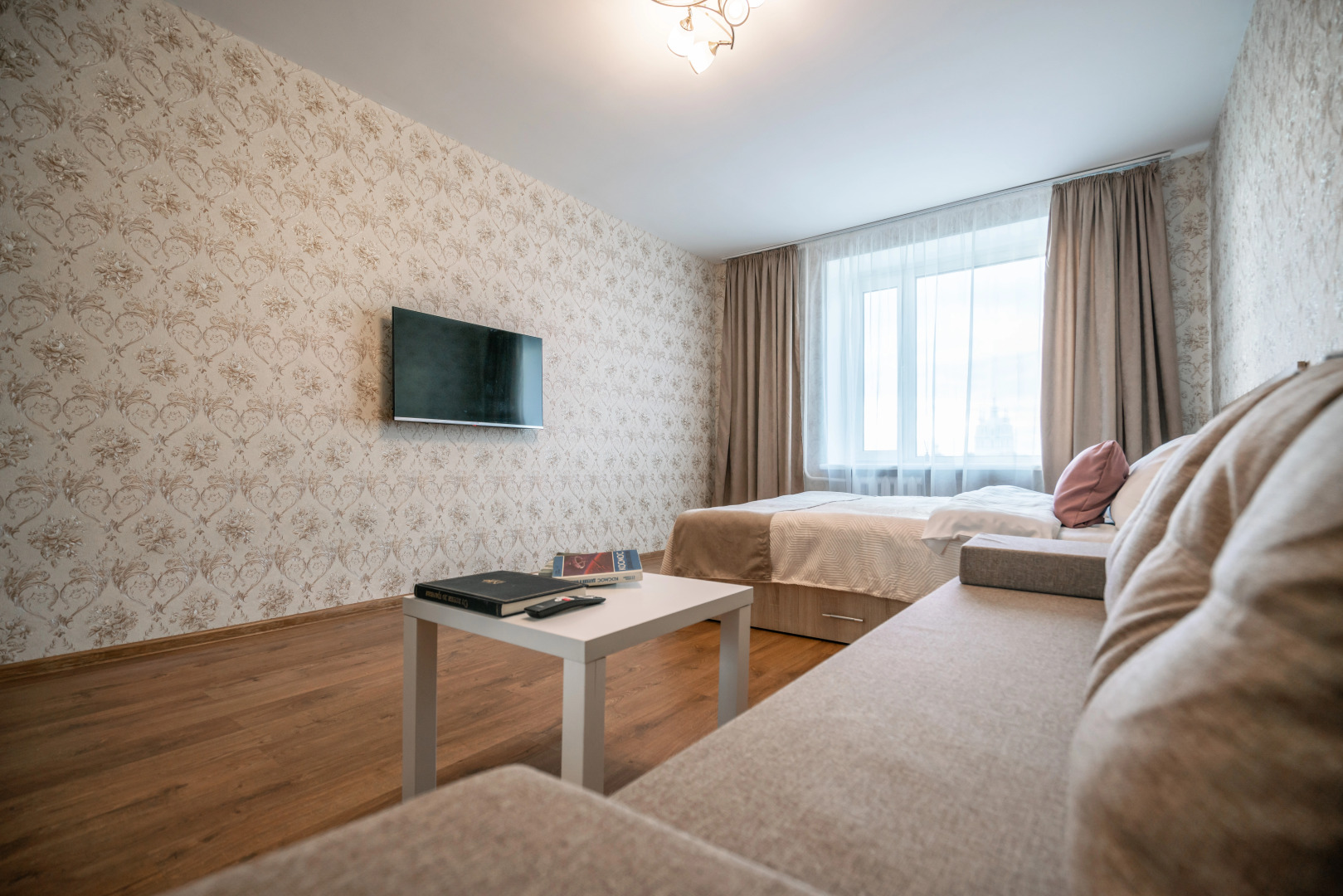 Квартира с Видом на Смольный Собор