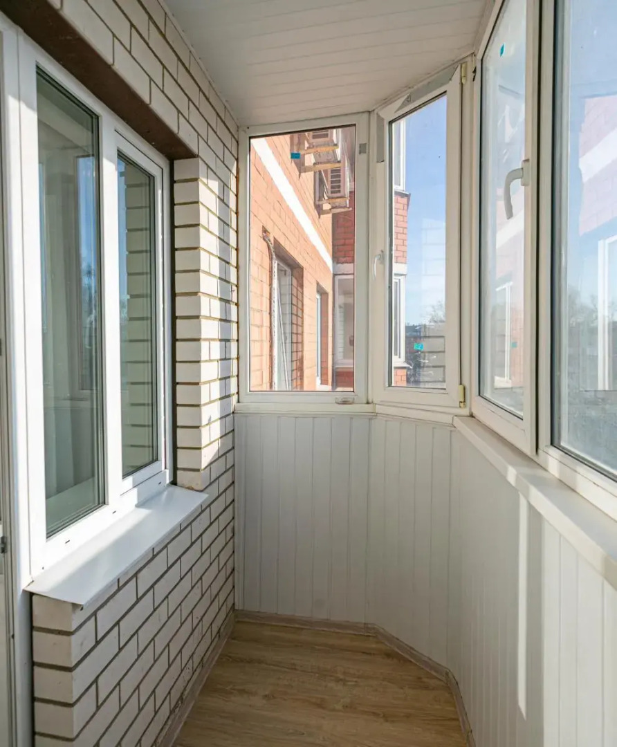 Апартаменты однокомнатные (97) Серебровская 91