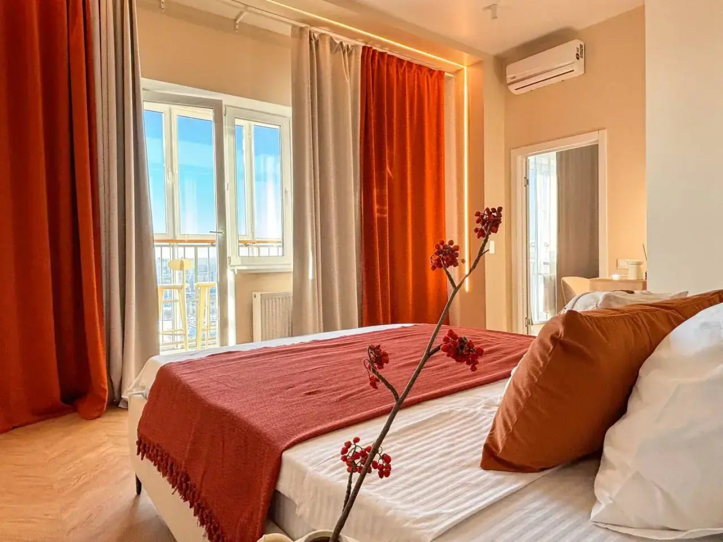 Квартира видовые апартаменты возле РМК Арены