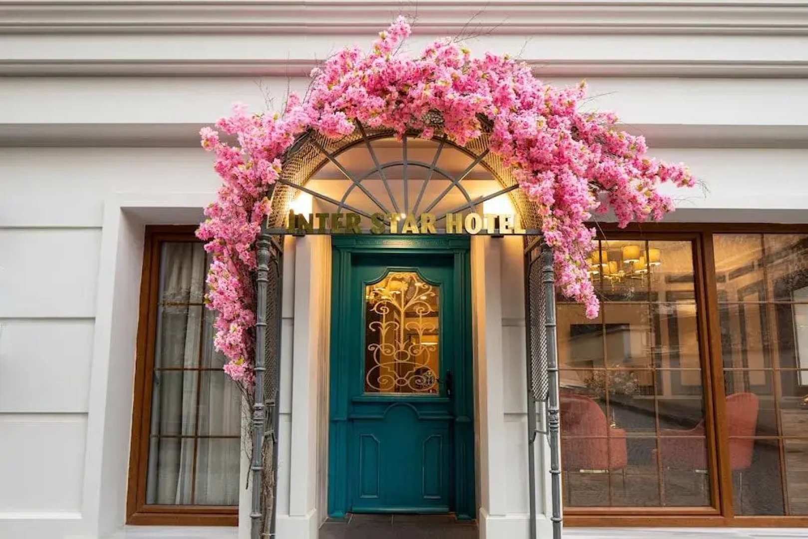 Отель Interstar