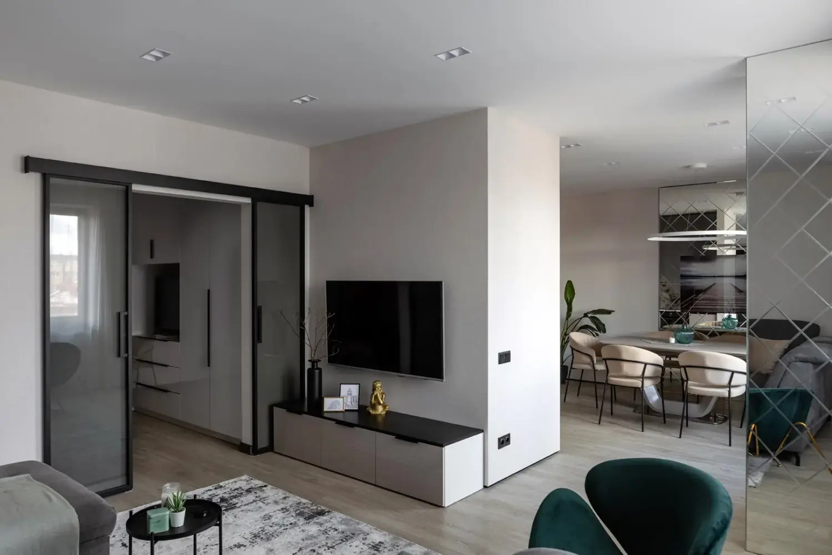 Апартаменты с видом на колесо обозрение Глаз Балтики