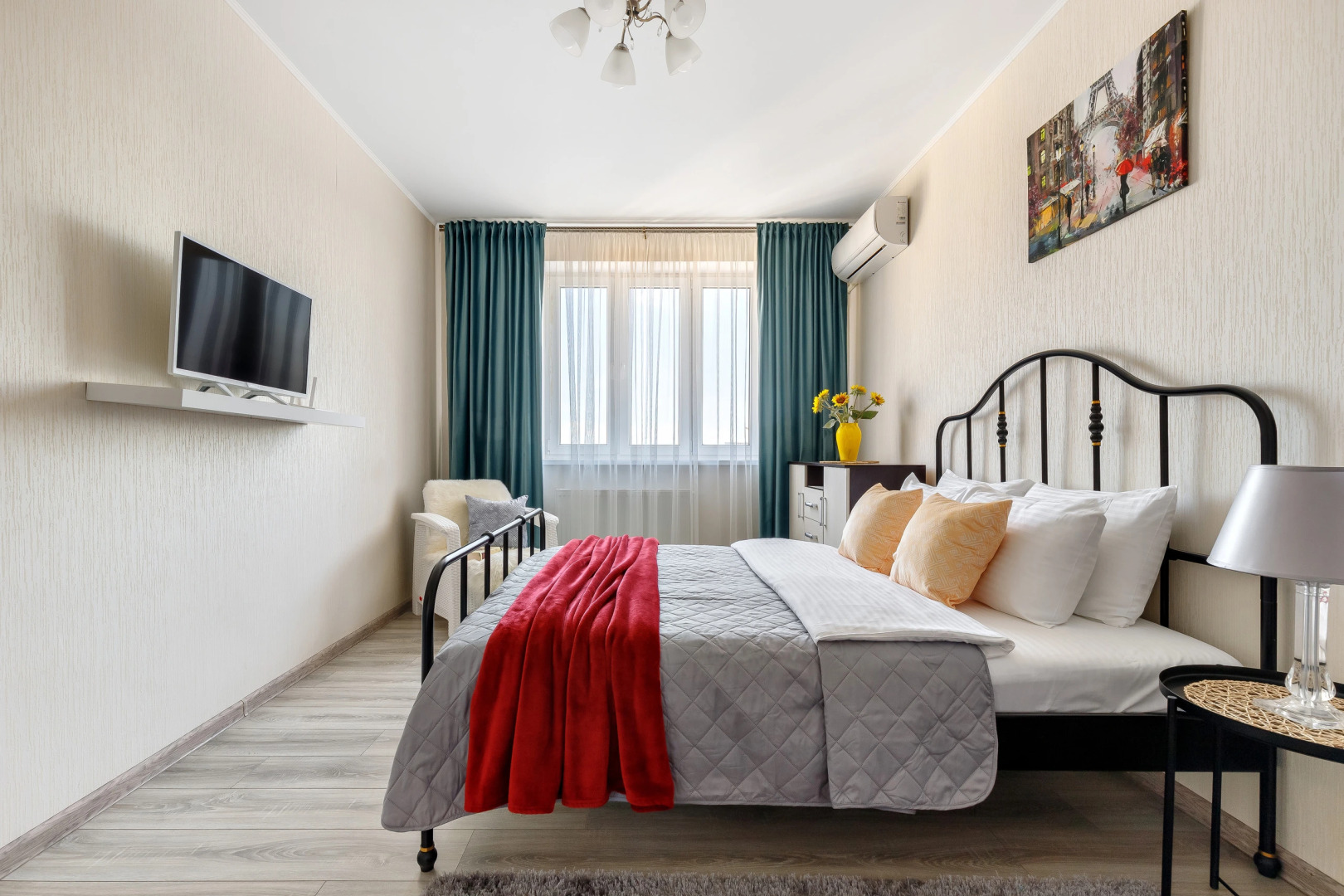 Апартаменты на улице Коммунаров 270