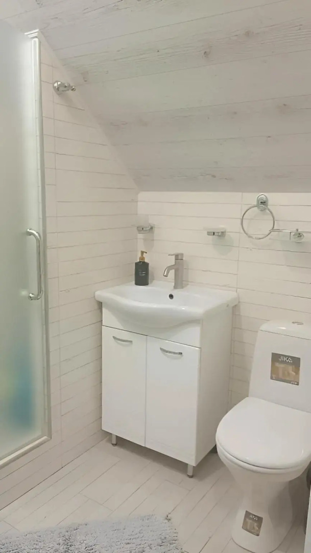 Частный дом Дом в лесу с видом на горы