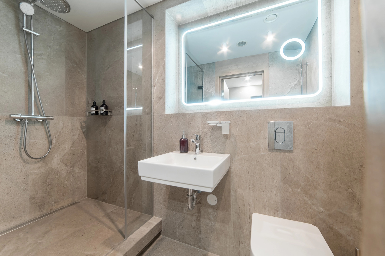 Апартаменты у метро Бухарестская