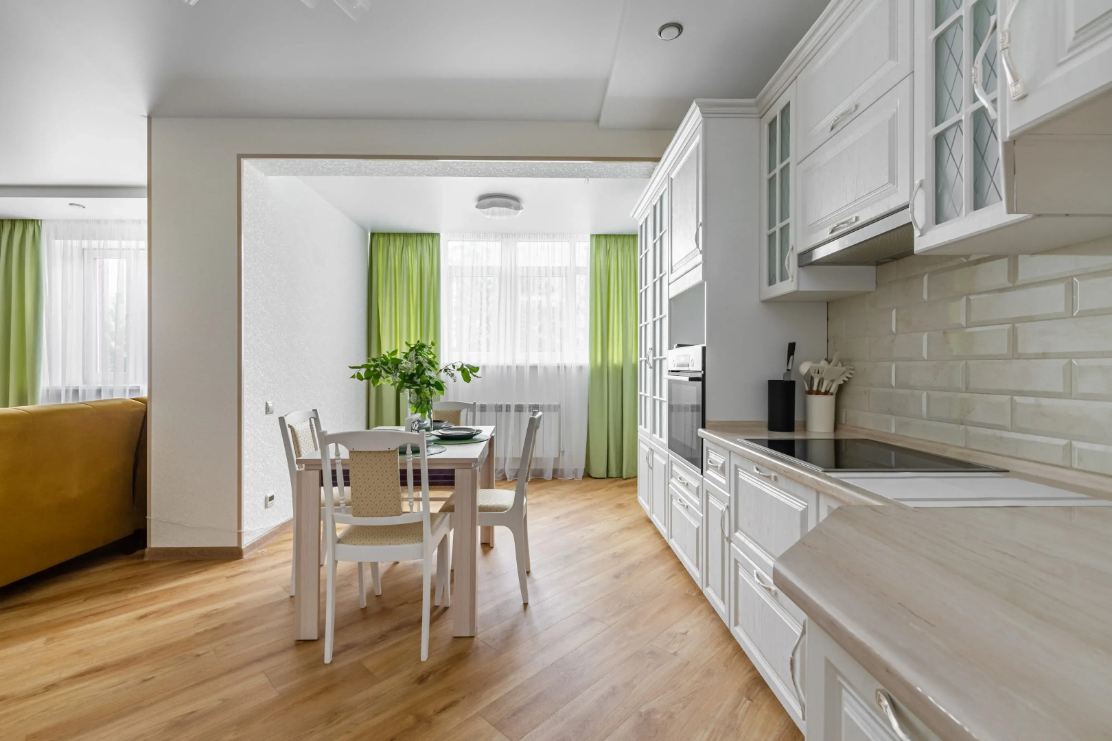 Квартира LS Лес и Дом Метро Дубравная