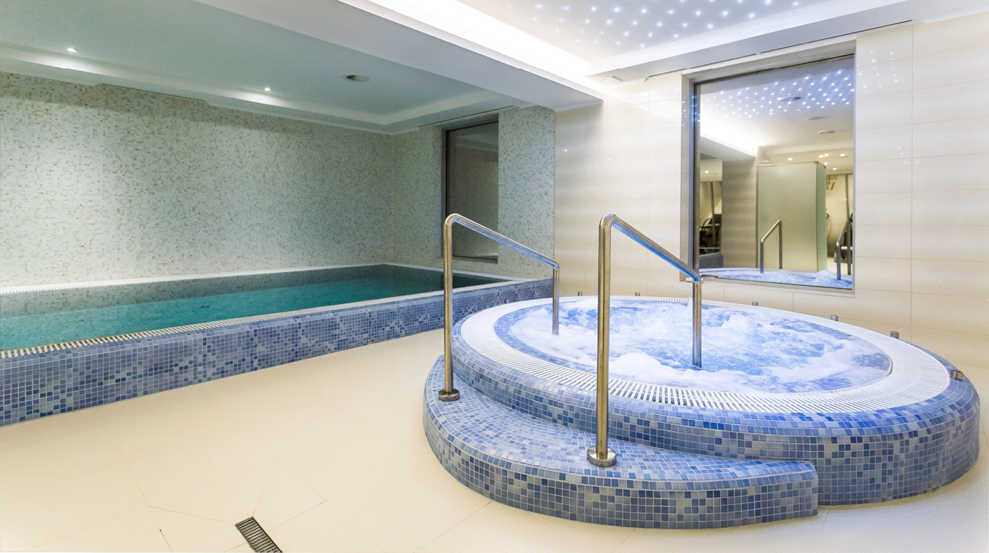 Отель Outlet Polgár