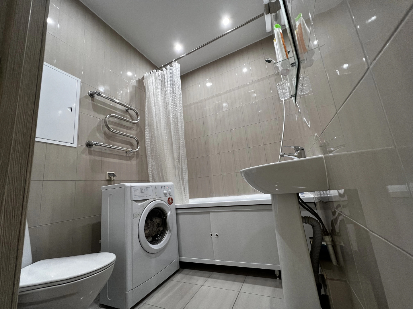 Квартира AlexHome РП Свердловский Строителей 9