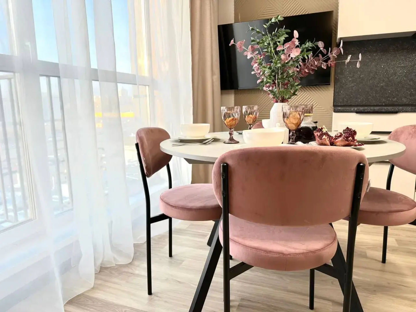 Квартира Поделам Просторная  с видом на озеро