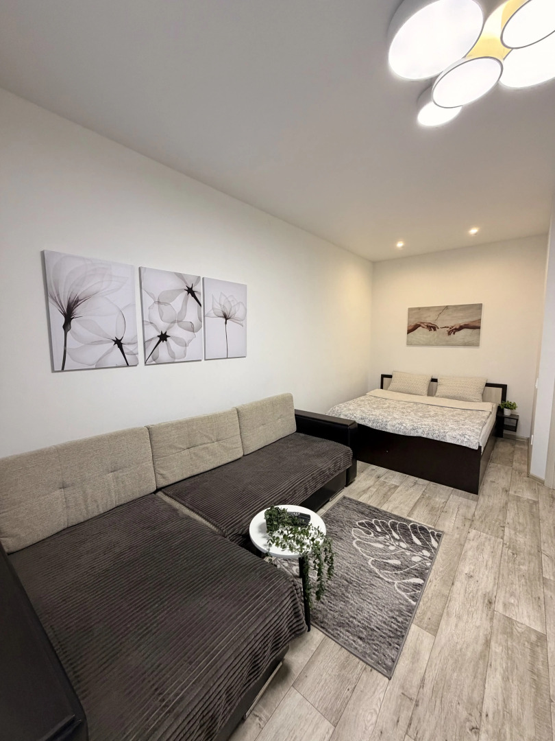 Квартира на Сиреневом бульваре 14