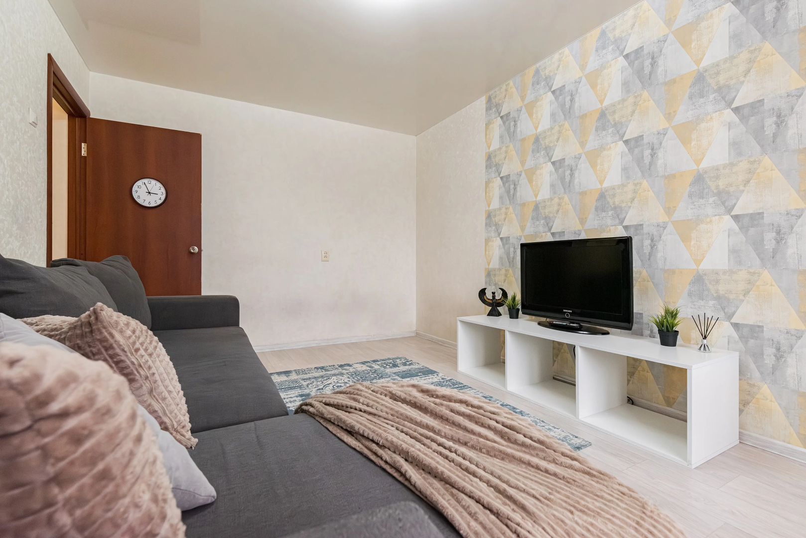 Апартаменты Apart+ Мельникайте 9