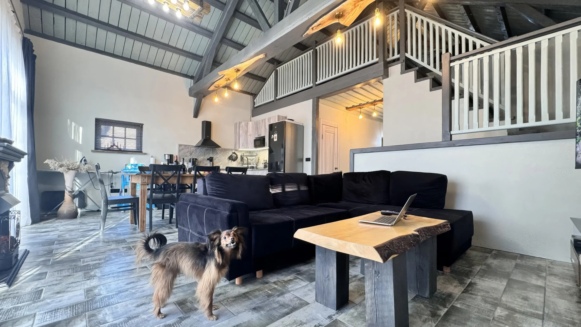 Частный дом коттедж у пристани в центре города