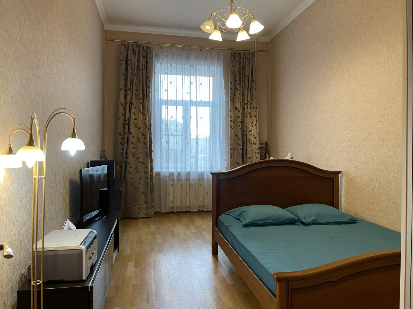 Апартаменты у Казанского Собора и Дома Зингера