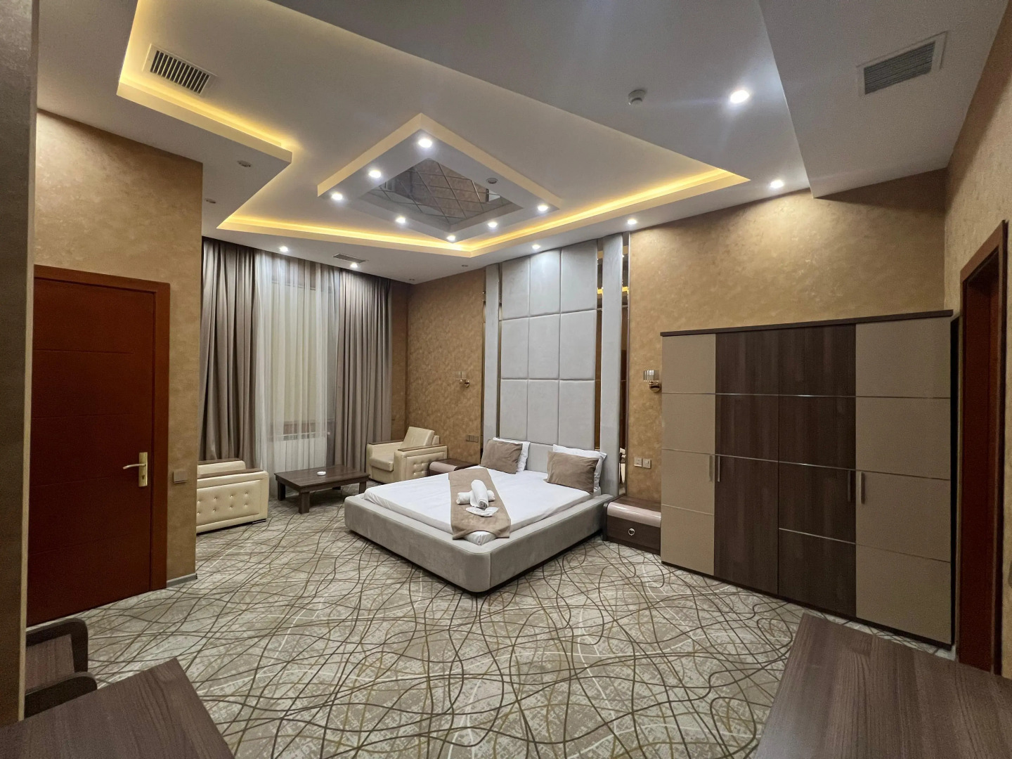 Отель Royal Mansion