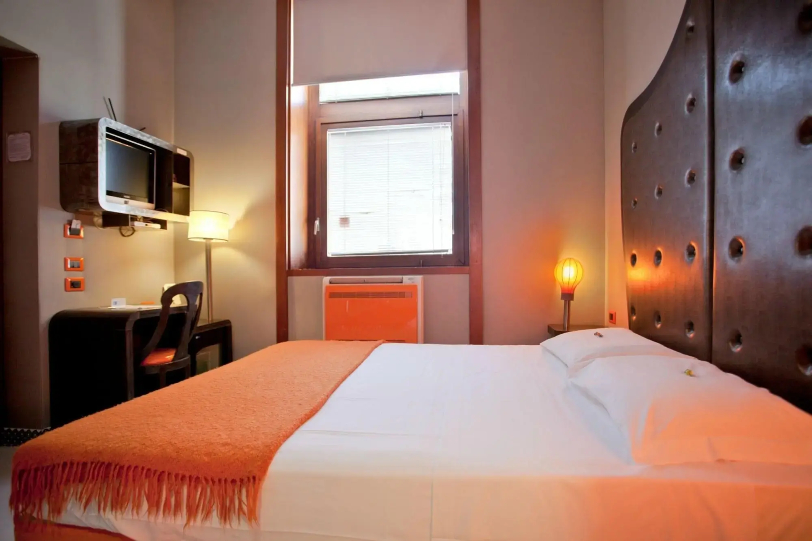Orange Hotel