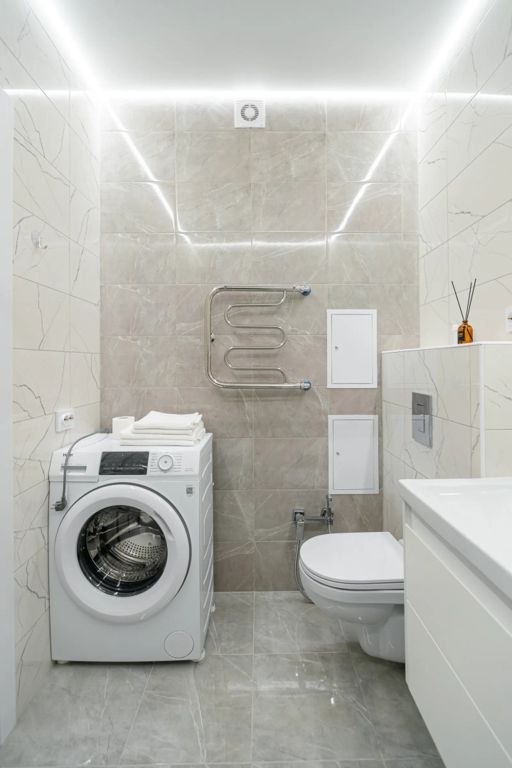 Апартаменты с панорамными окнами на набережной реки