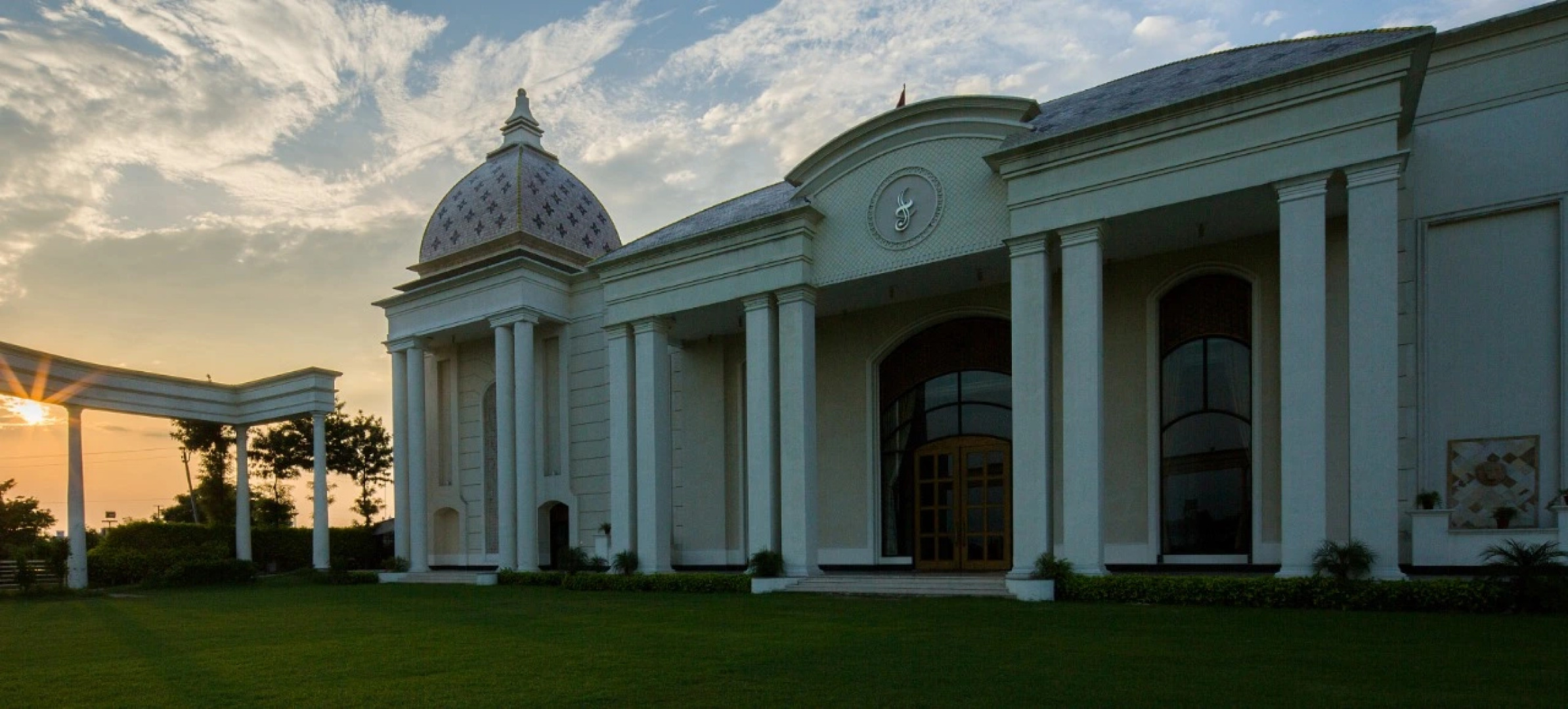 Отель Cabbana Resort & Spa