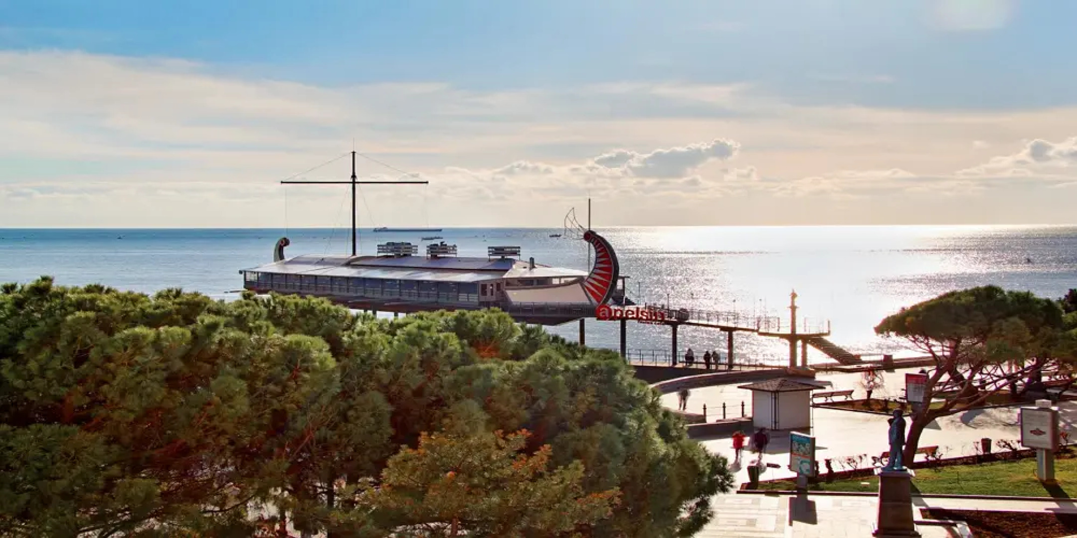 Отель Приморье