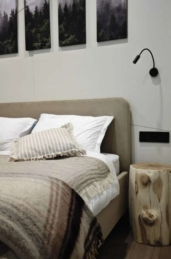 Частный дом с камином и потрясающим видом на лес