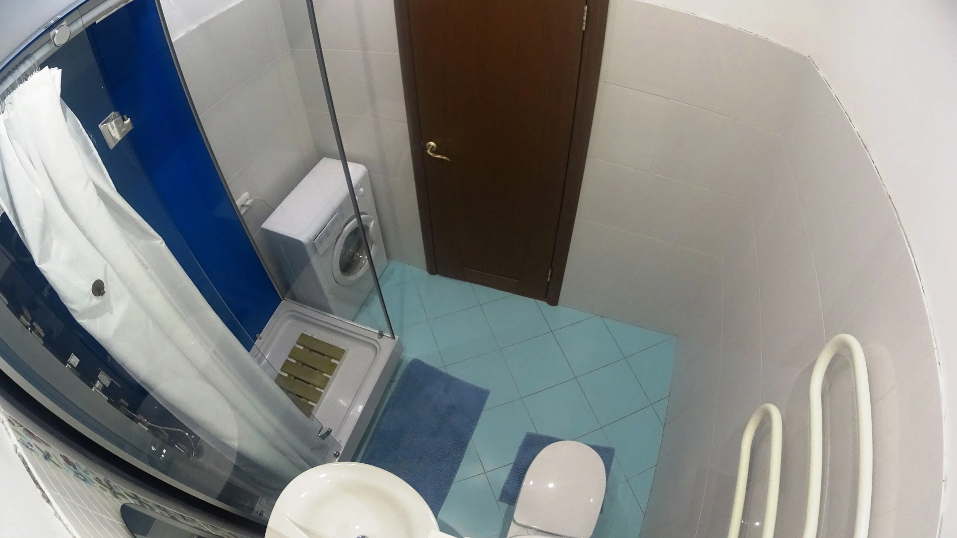 Апартаменты на Челюскинцев 3