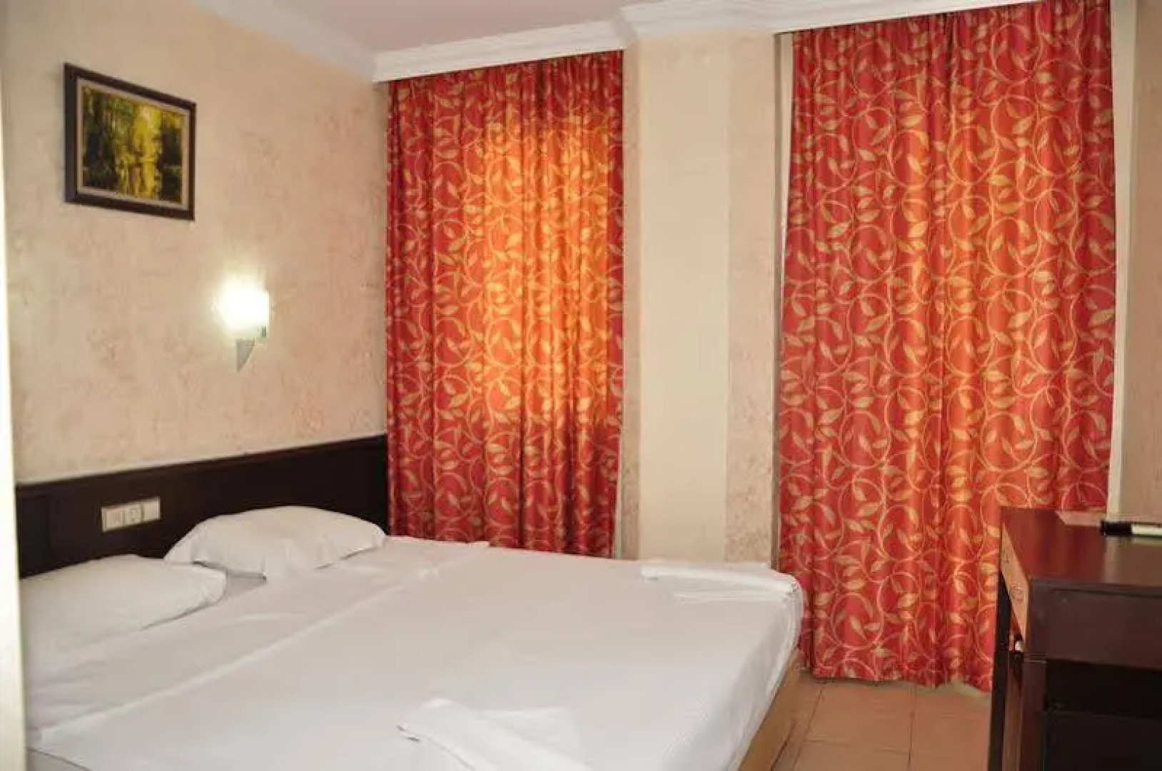 Отель Emily Rose