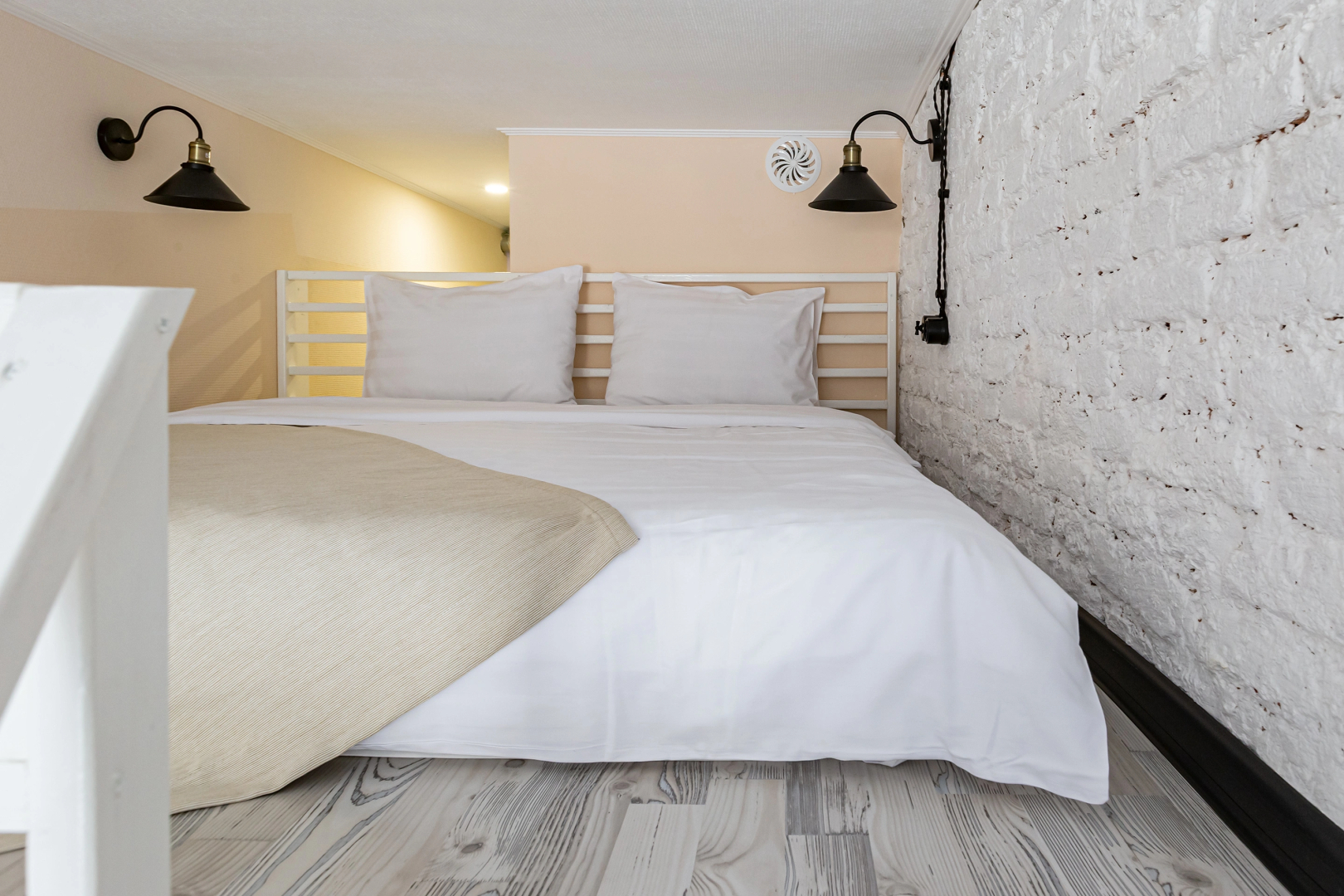 Двухуровневые апартаменты для троих гостей с видом на канал Грибоедова