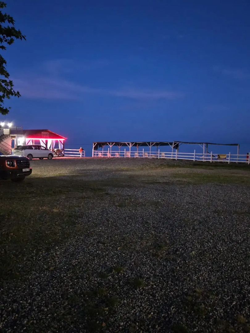 Курортный отель Три тополя