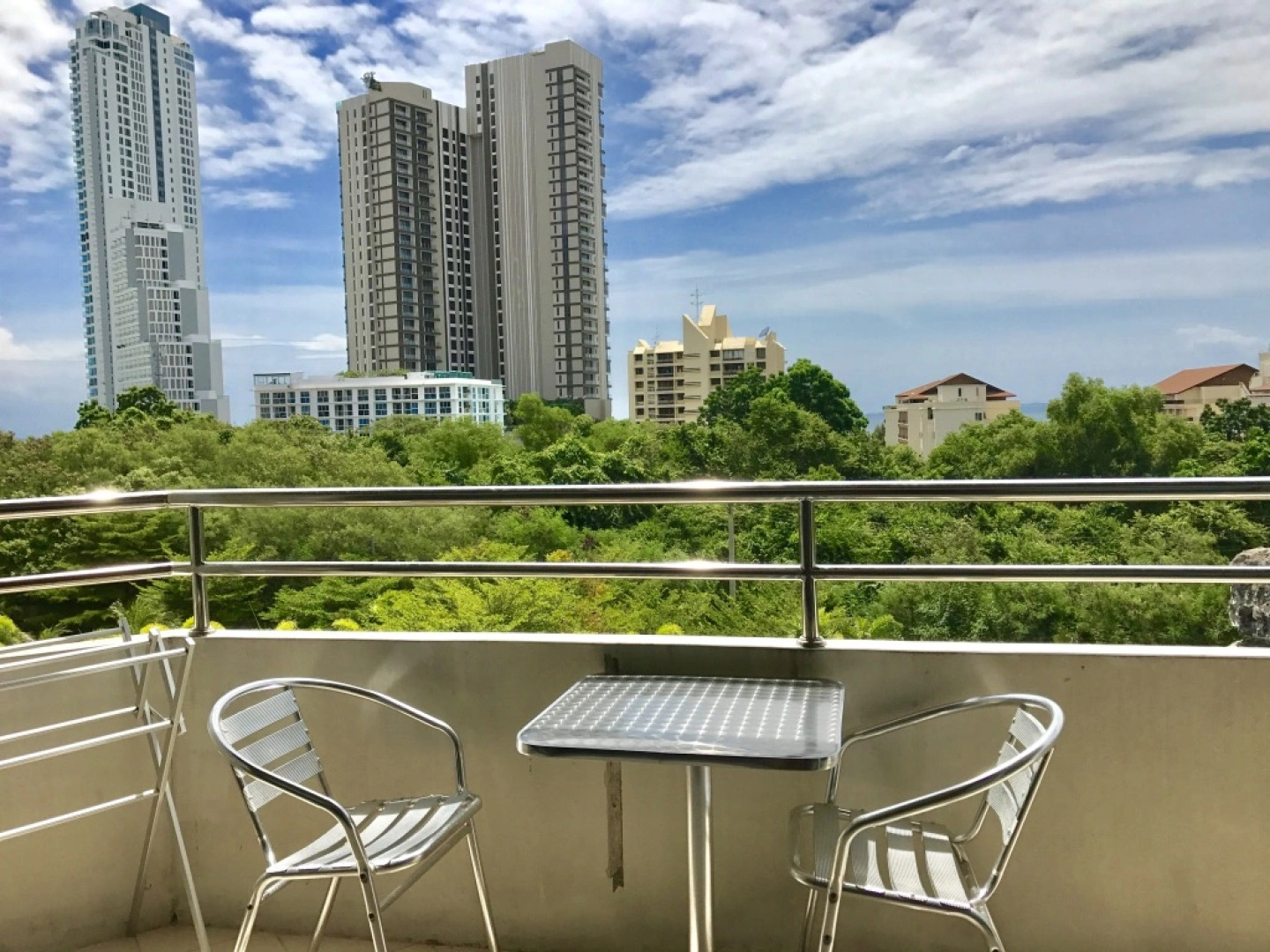 Апартаменты R-Con Wongamat