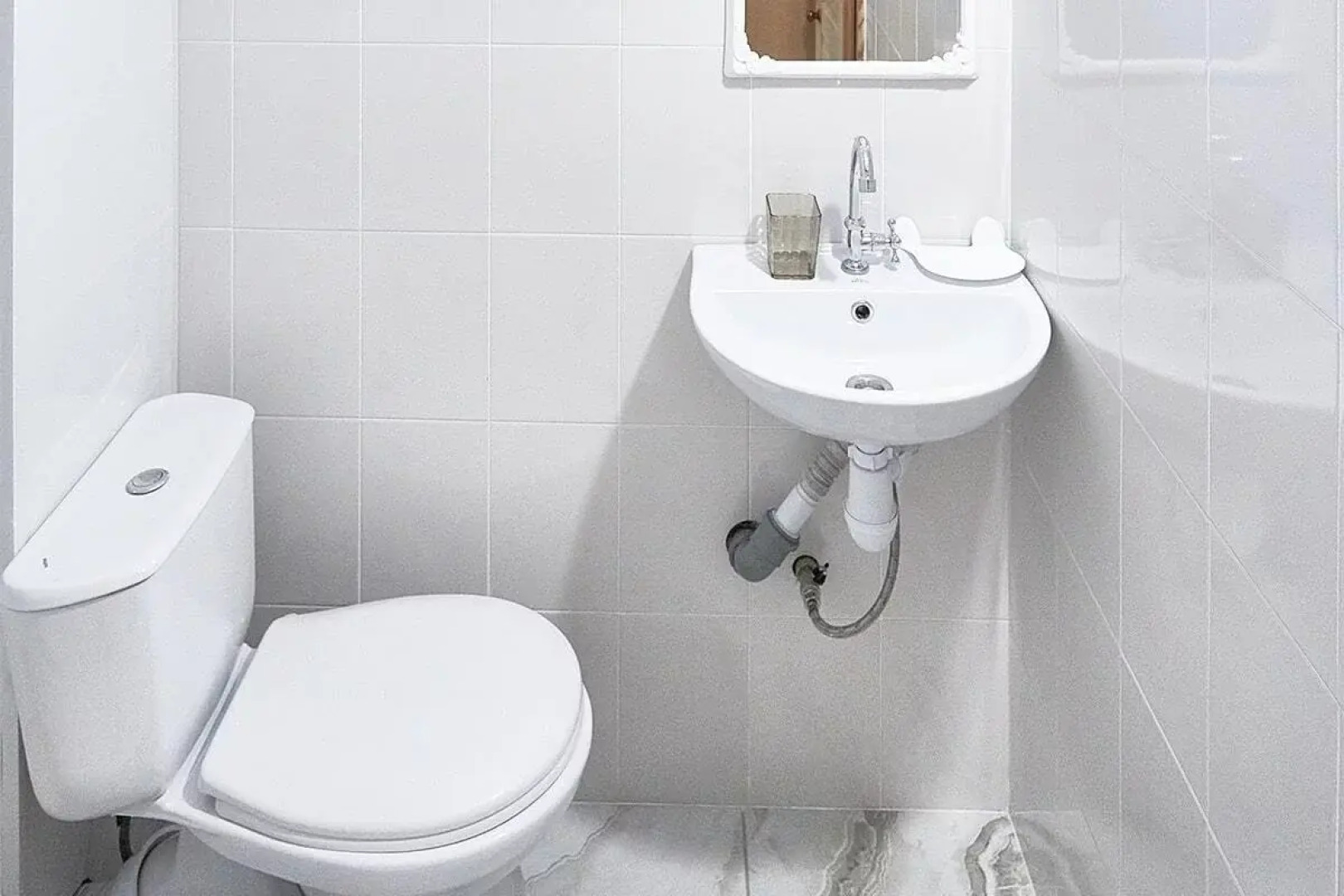 Отель Белый