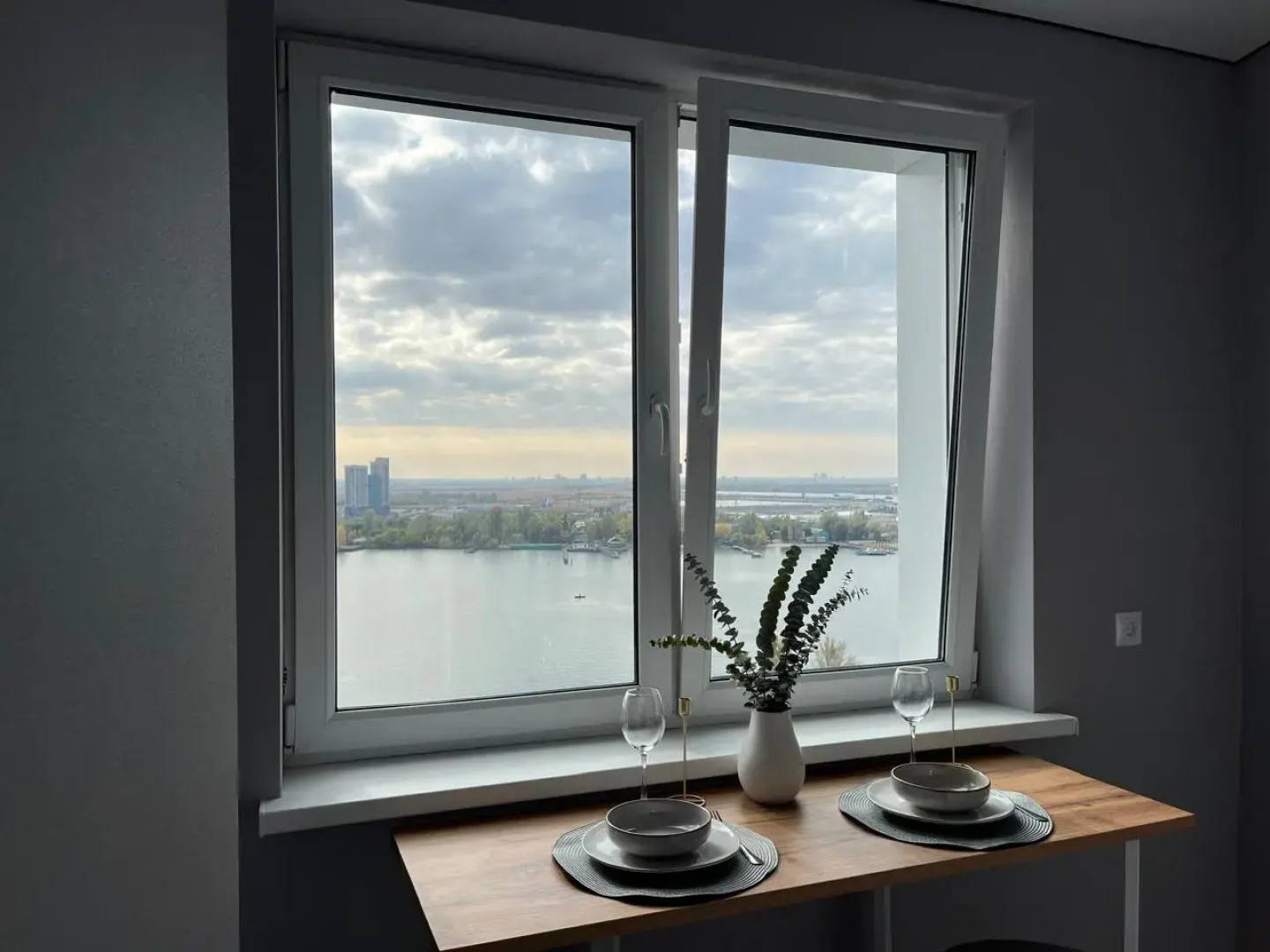 Апартаменты двухкомнатные с видом на Дон