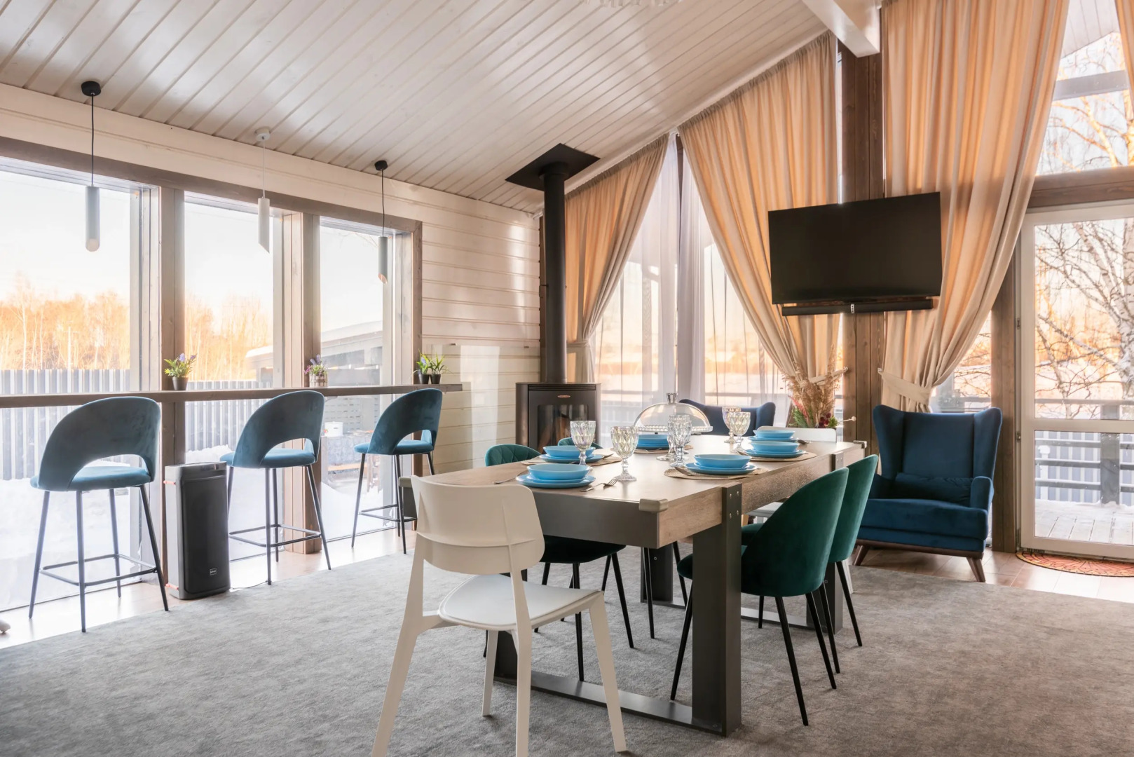 Гостевой дом LuckyHomeRent Домик у Озера 1