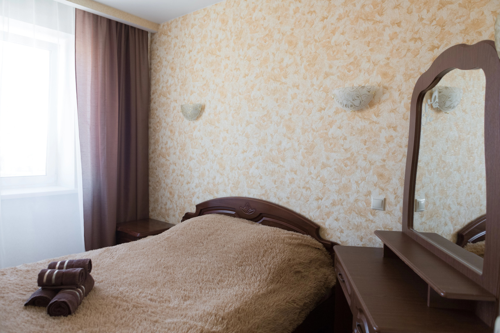 Bulvar 60-Letiya Pobedyi 10 Apartments