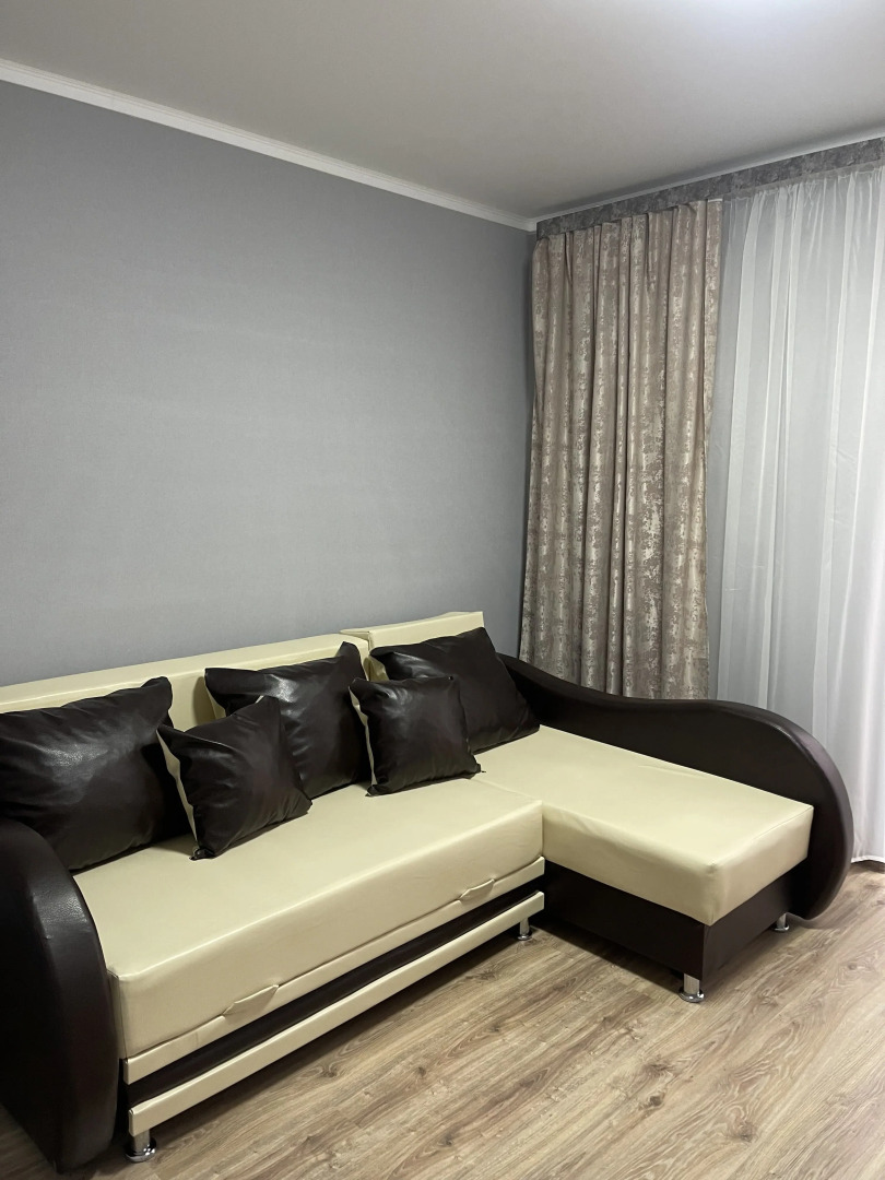 Квартира Двухкомнатная. Ворошилова 8а. 2 этаж