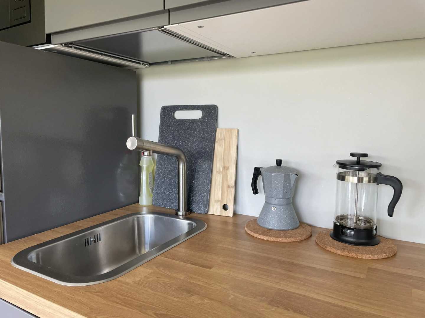 Частный дом Дом отдыха Холмово в диком лесу на берегу реки с панорамными окнами