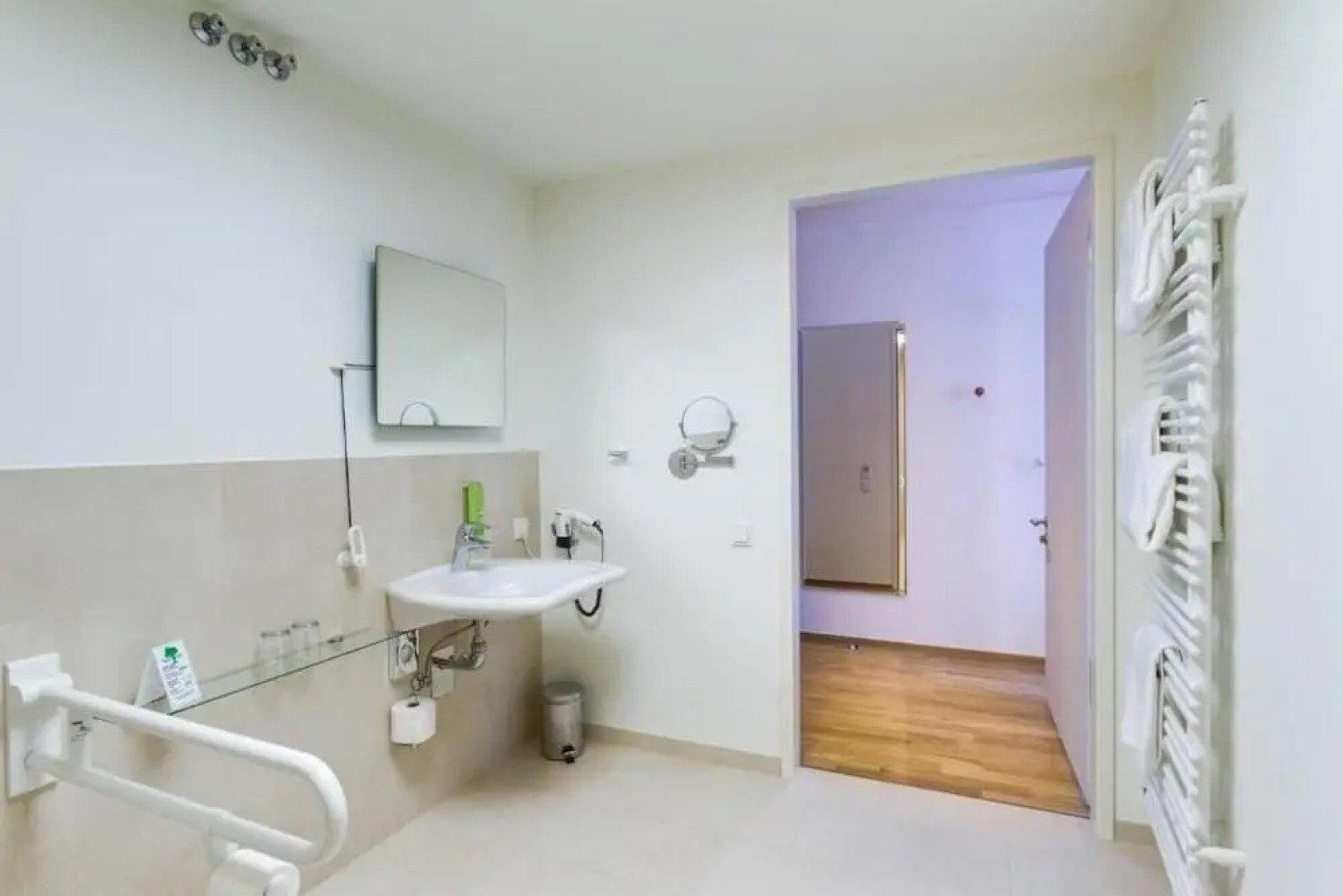 Отель SevenDays BoardingHouse