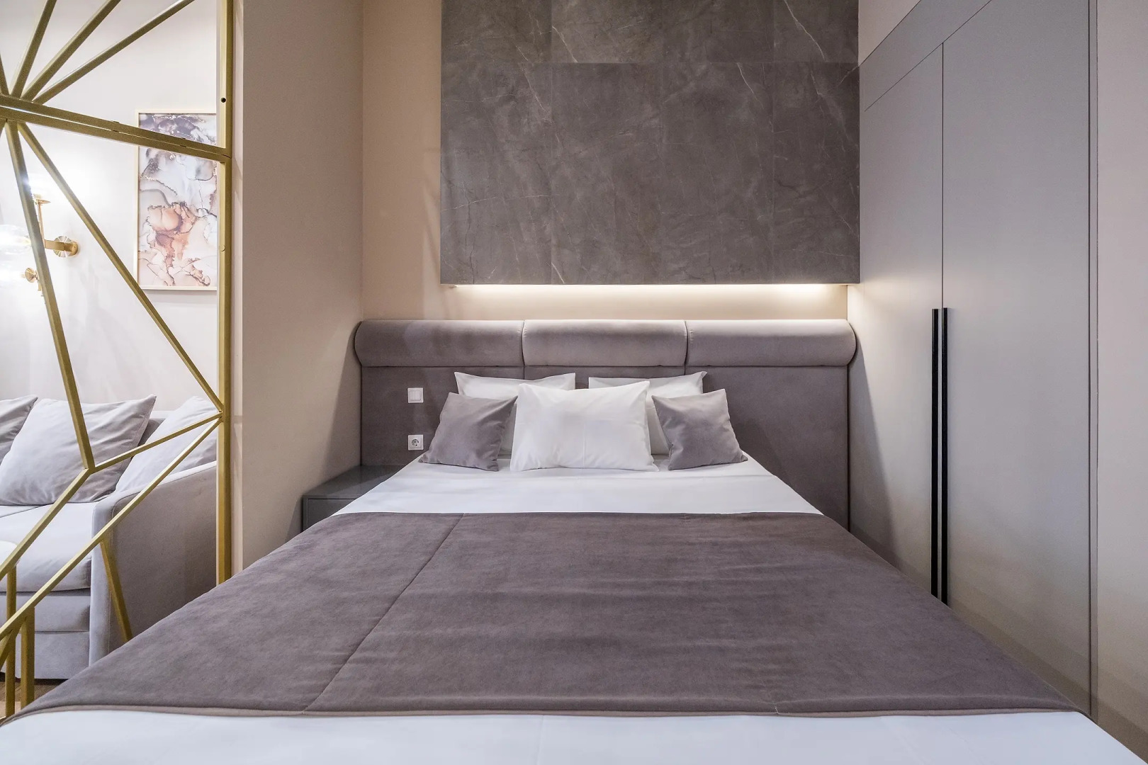 Апартаменты Миррор