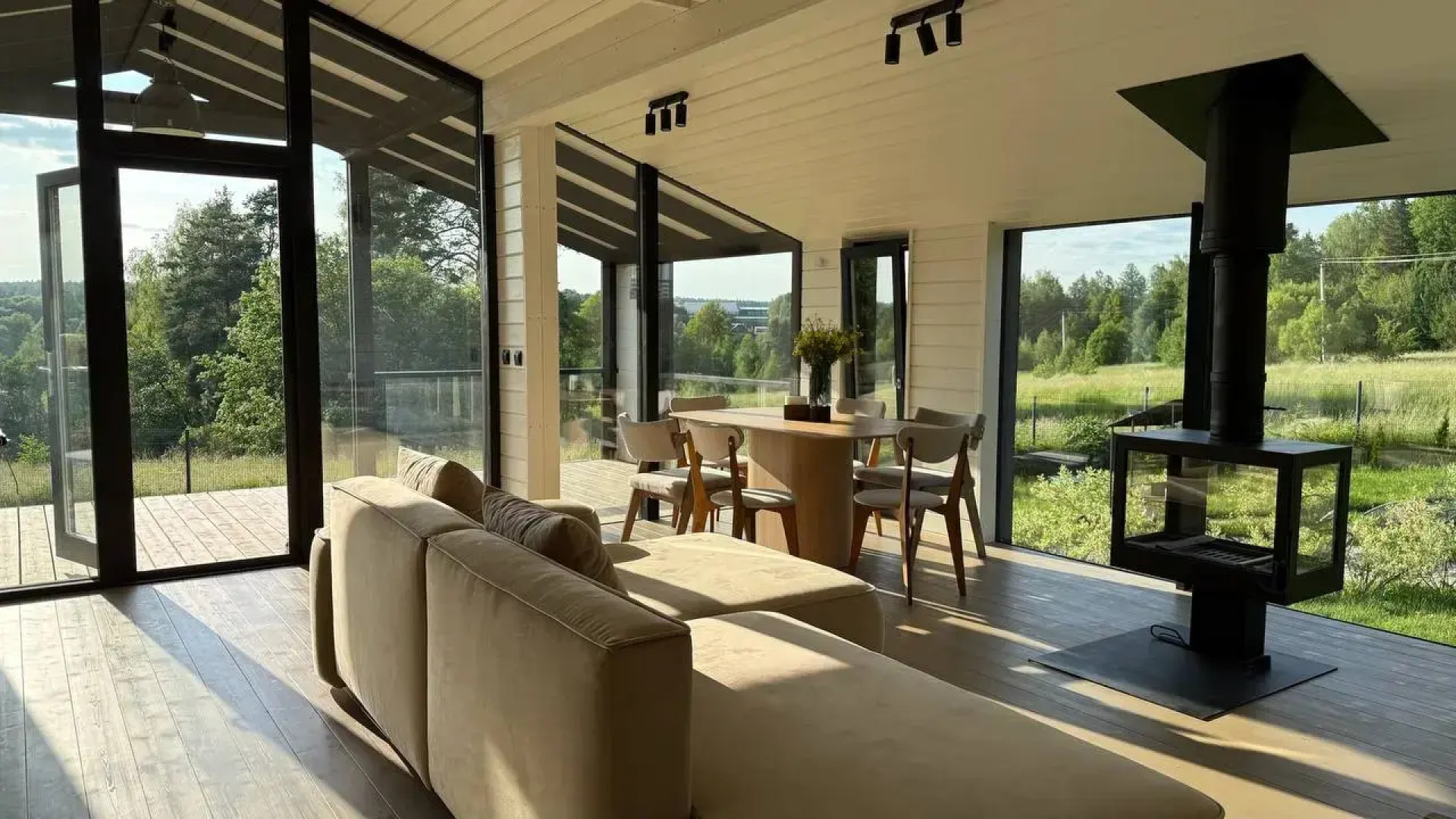 Частный Дом с шикарным видом на закаты с панорамной сауной и купелью