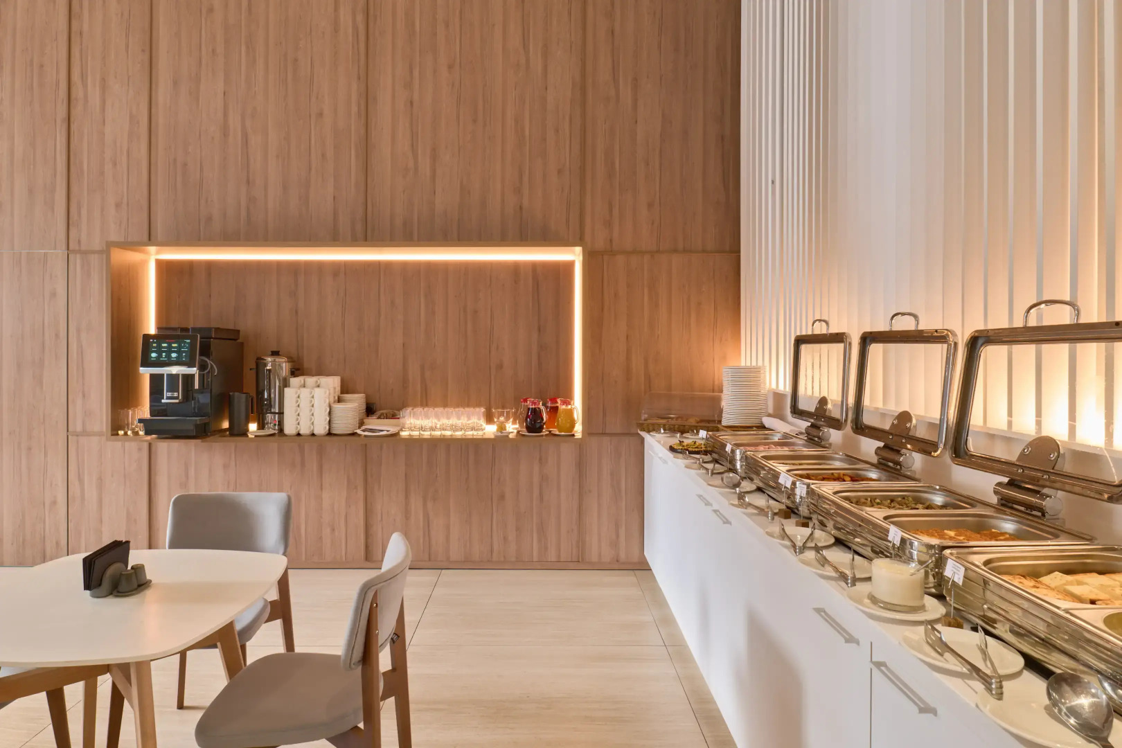 Отель SLIDE Bleisure & MICE