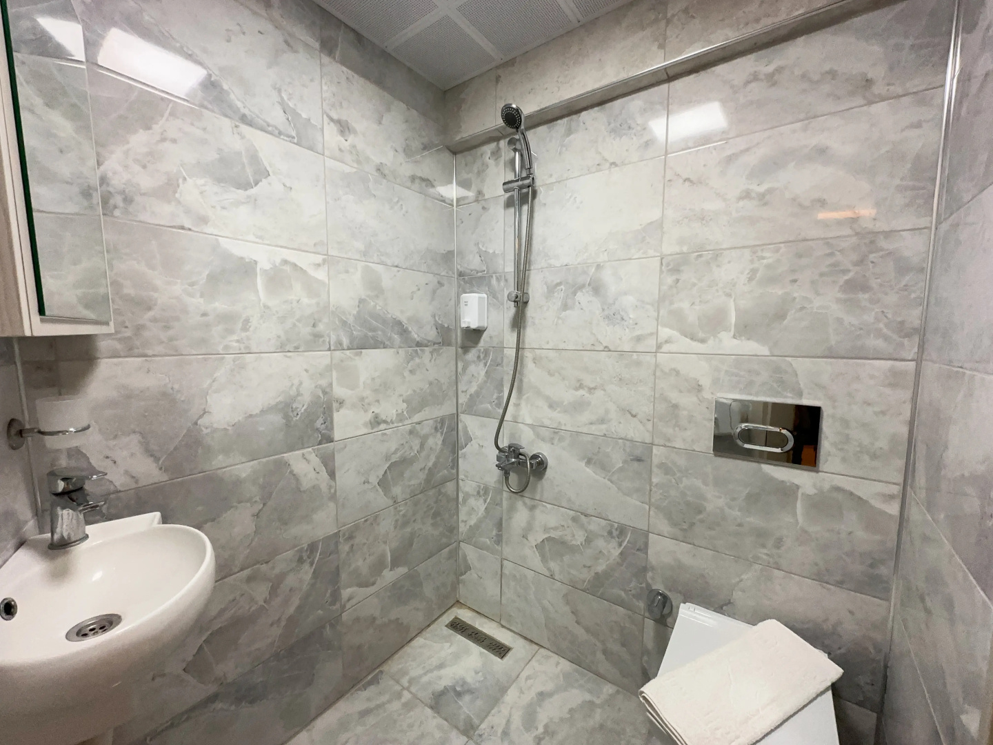 Отель Bed&Breakfast Marina Lora