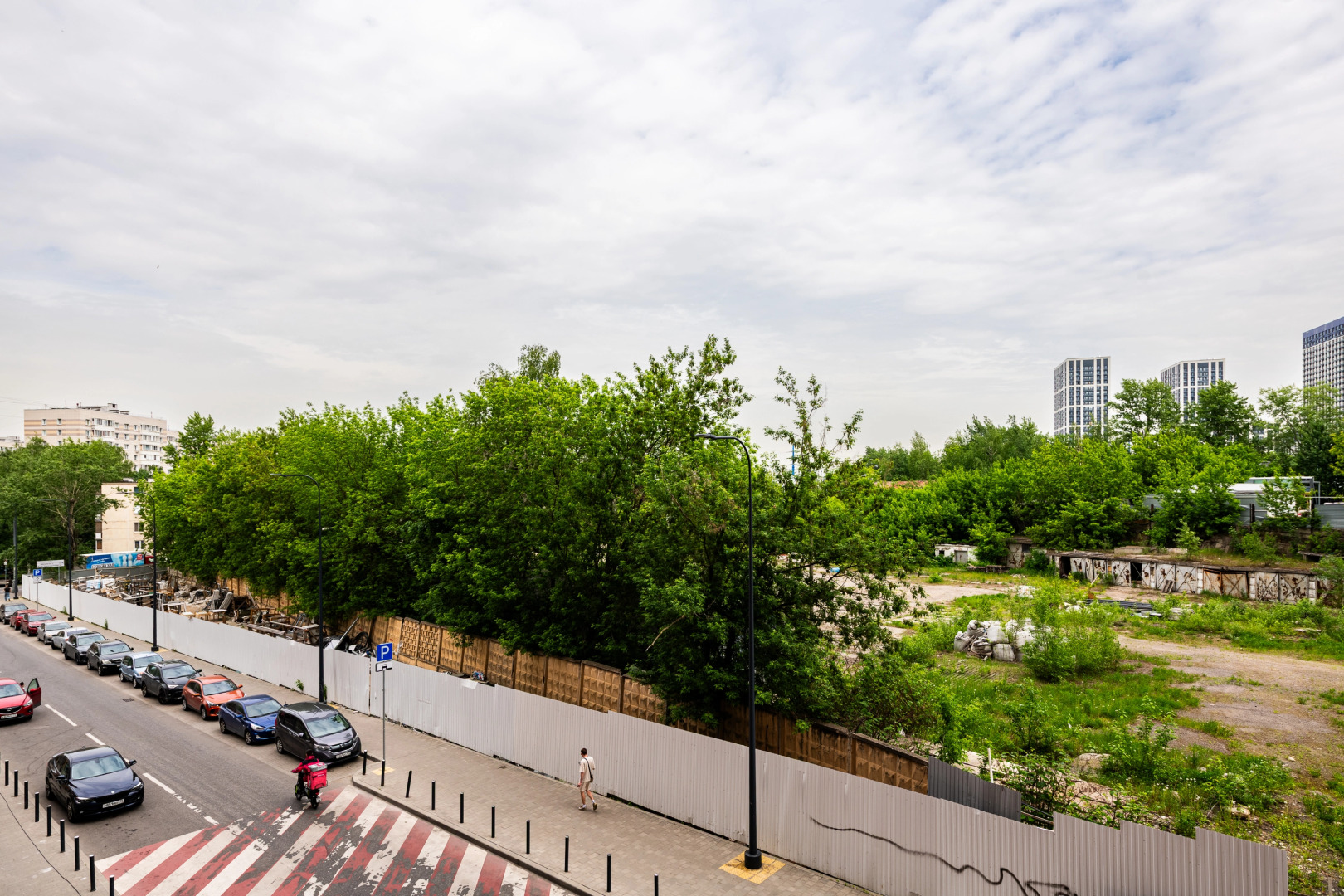 Квартира Яркая с балконом